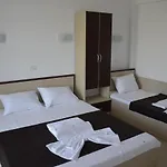 بيت ضيافة Cosmin