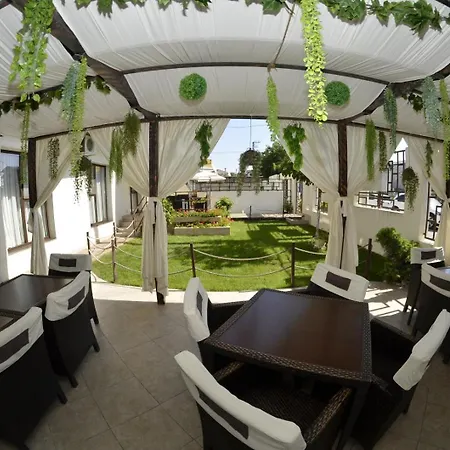 招待所 Cosmin 科斯蒂内什蒂